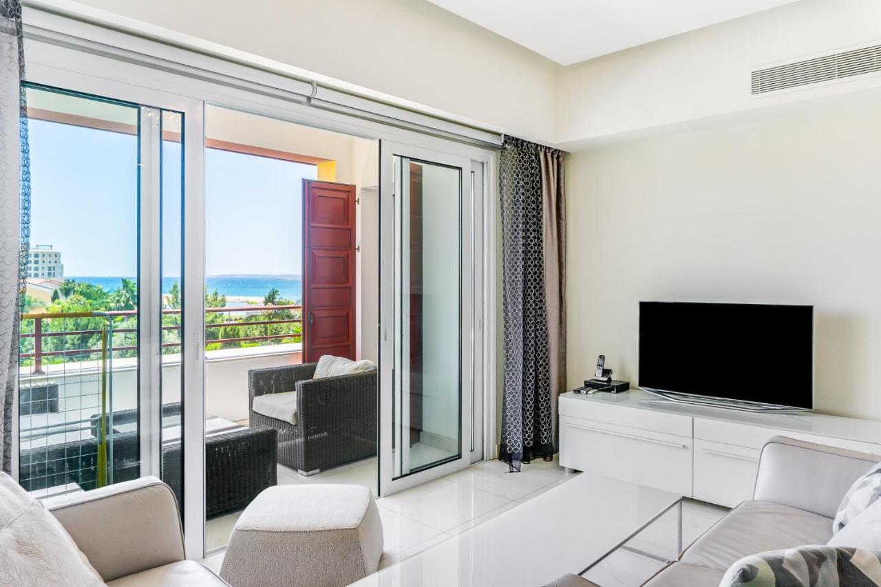 Limassol Marina Nereids D22 By Ezoria Villas Bagian luar foto