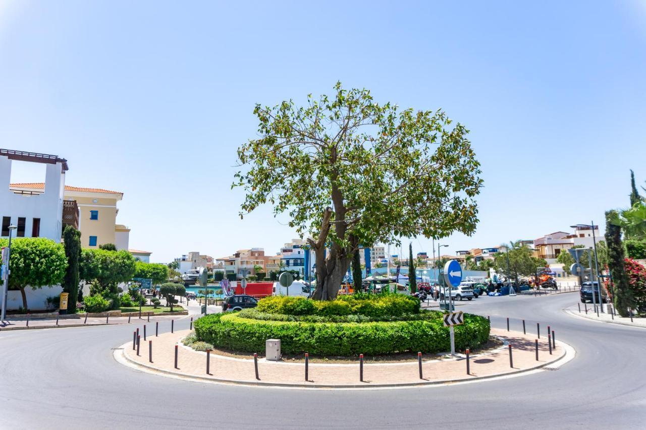Limassol Marina Nereids D22 By Ezoria Villas Bagian luar foto